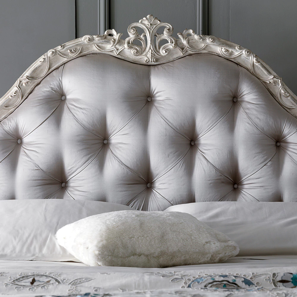 Button-Upholstered-Italian-Storage-Bed - Image 4