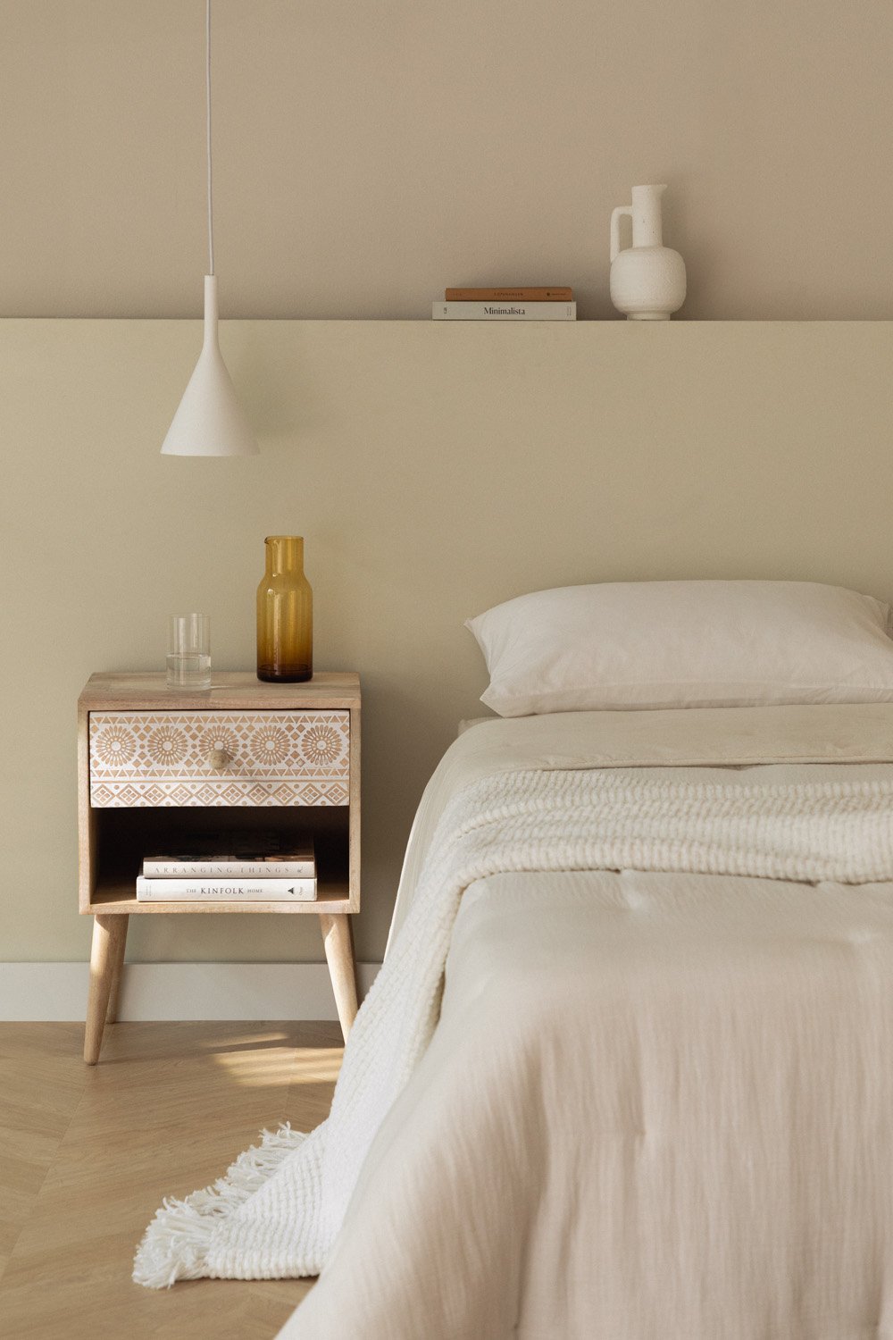 bedside-table-with-storage-in-mango-wood-ukurla