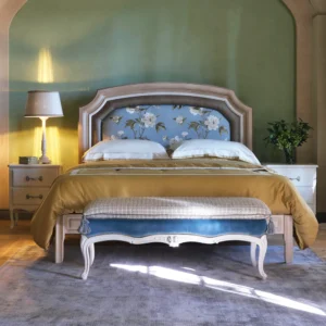 elegant-classic-style-upholstered-bed