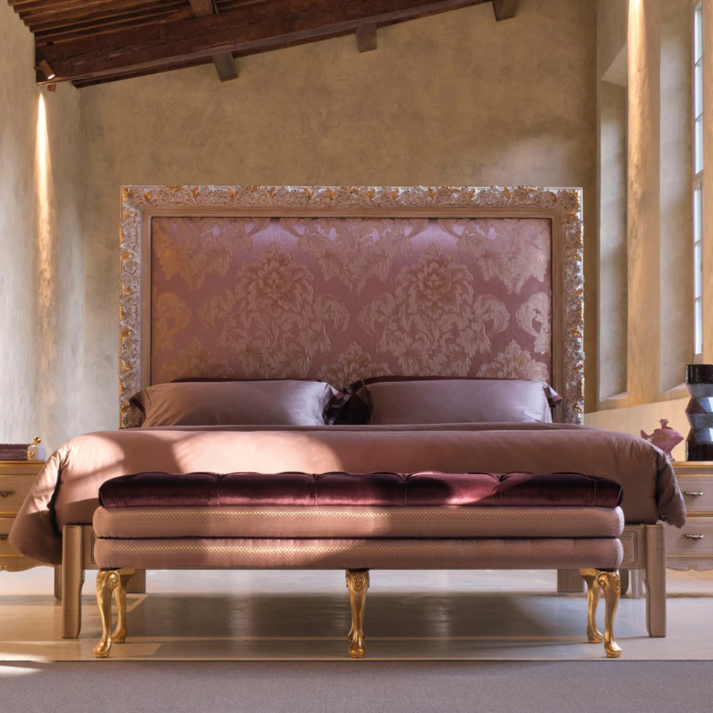 ornate-classic-style-bed